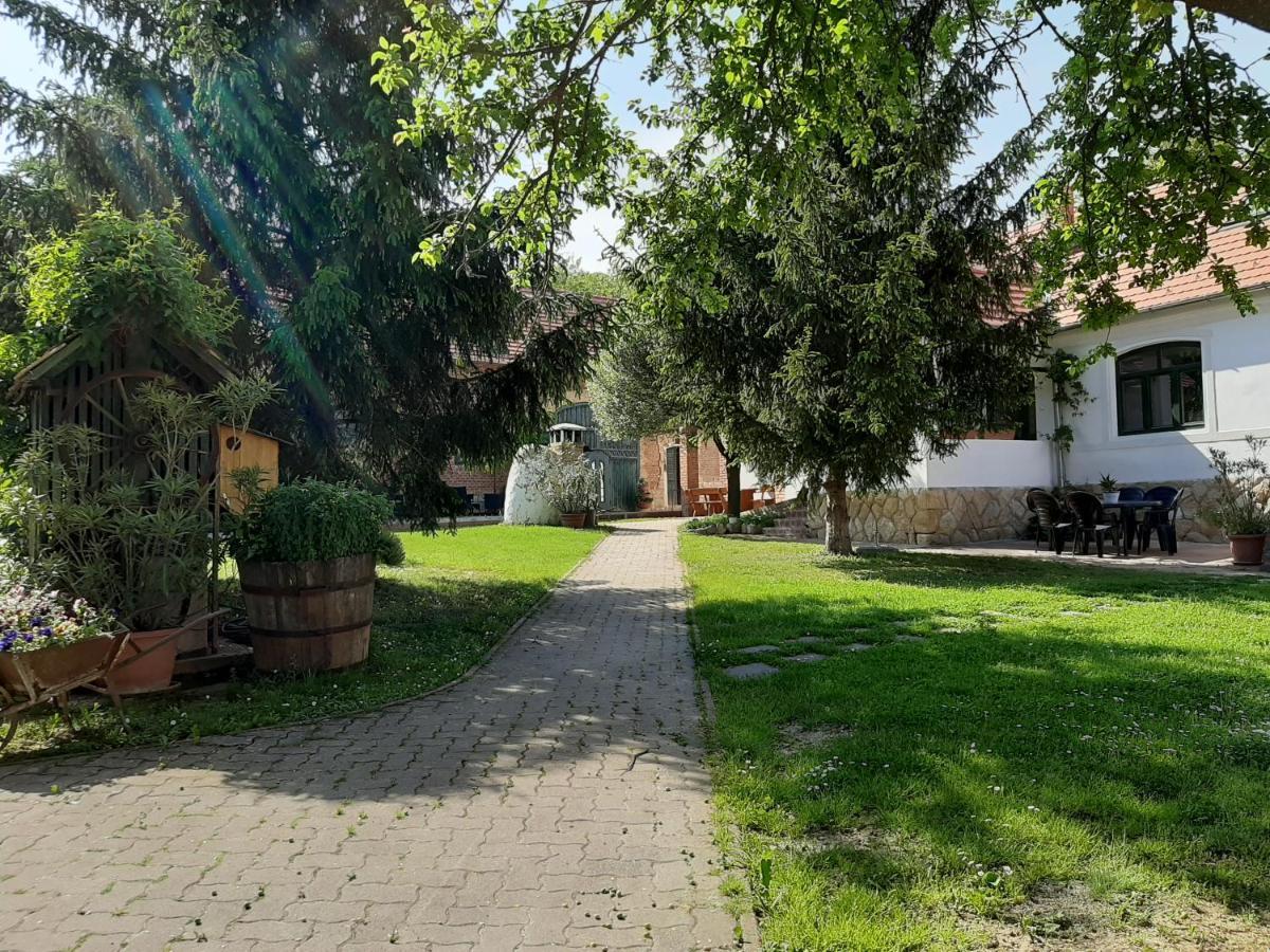 Natura Panzio&Apartmanhaz Orfű Εξωτερικό φωτογραφία